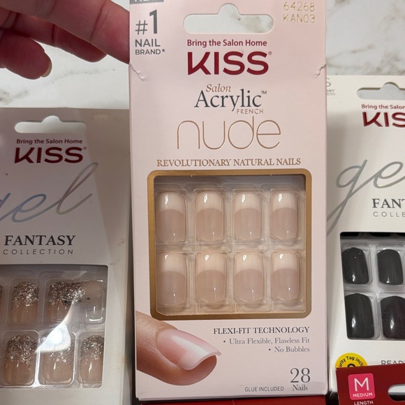 KISS Gel and Everlasting French Nail Set - Nude, Glitter and Black - Picture 3 of 5